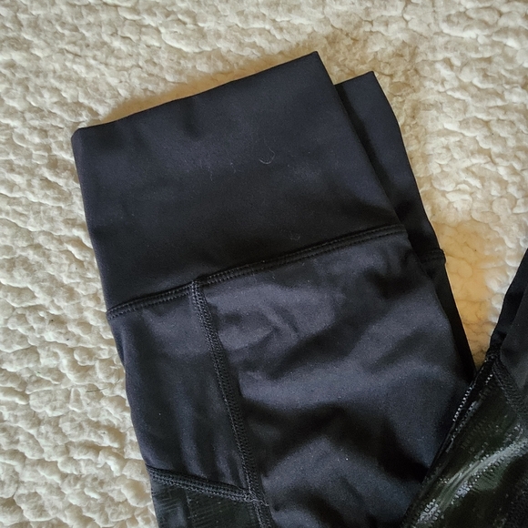 EUC ZYIA Black leggings 23in inseam - Picture 4 of 7